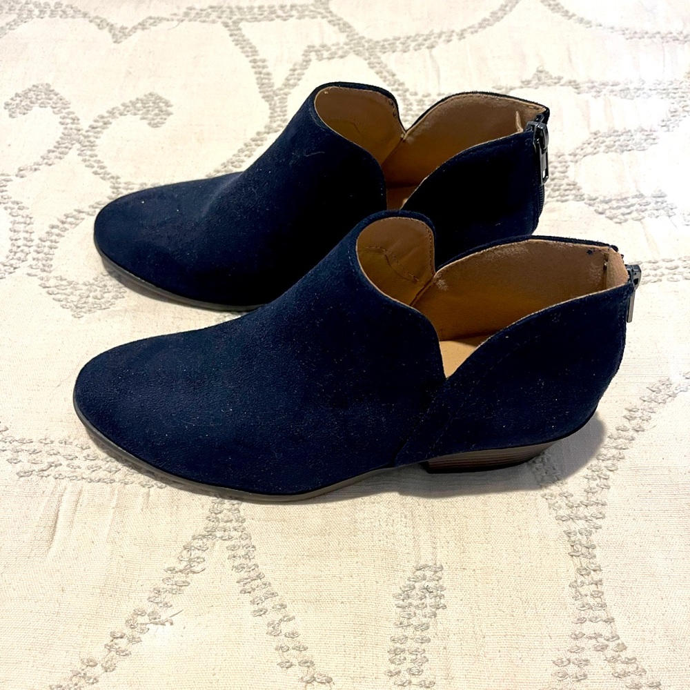Blue suede short boots, never worn perfect condition.